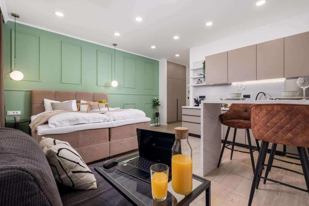 Area2 Center Luxury Apartment غييكا المظهر الخارجي الصورة