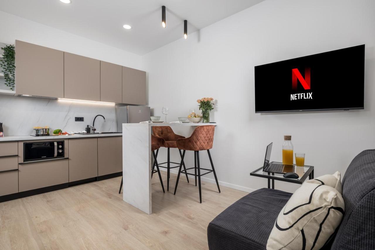 Area2 Center Luxury Apartment غييكا المظهر الخارجي الصورة
